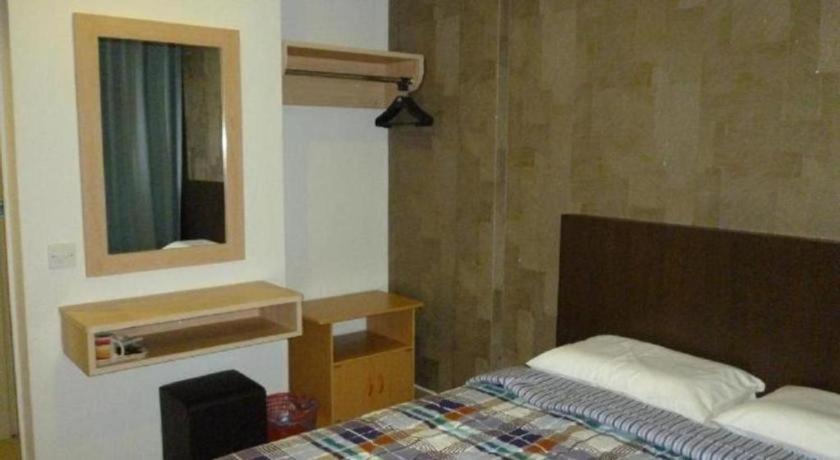 G Six Hotel Sitiawan Exteriör bild
